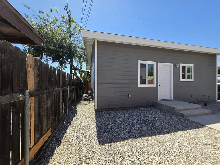 449 N Santa Fe St #C — Photo 2