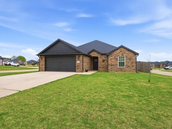 122 N Meadows Ln, Pottsboro, TX 75076
