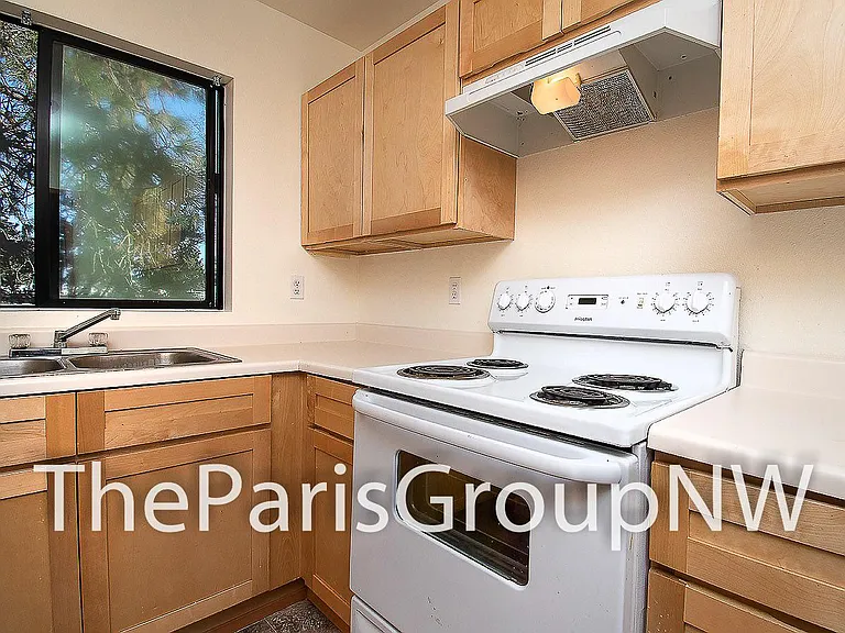 2106 S 107th St #A2 — Photo 10