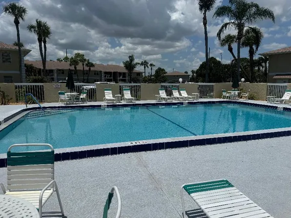 1531 SE Royal Green Cir, Port Saint Lucie, FL
