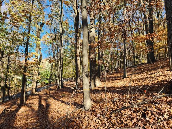 80 Chestnut Hill Rd, Emmaus, PA 18049