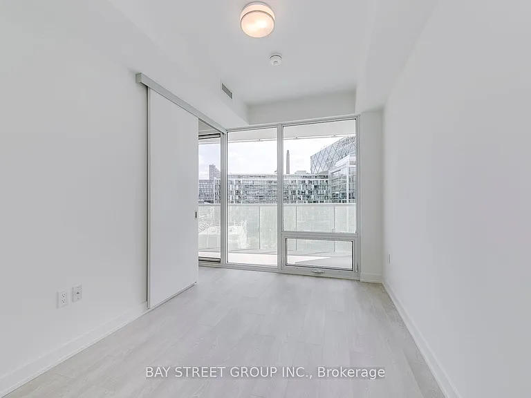 15 Queens Quay E #624 — Photo 14