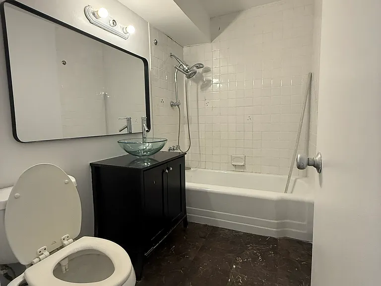 80 Cartright St #6H — Photo 7