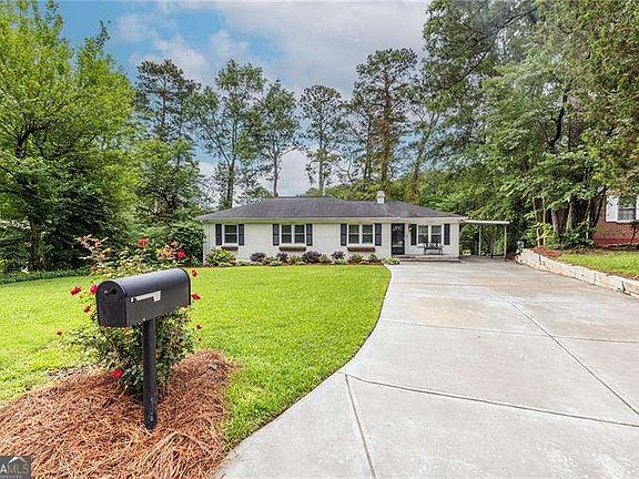3rd image of 2299 Vistamont Dr