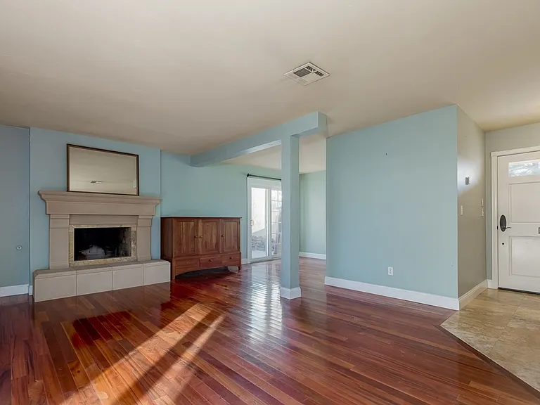 6191 Arnoldson Ct — Photo 4