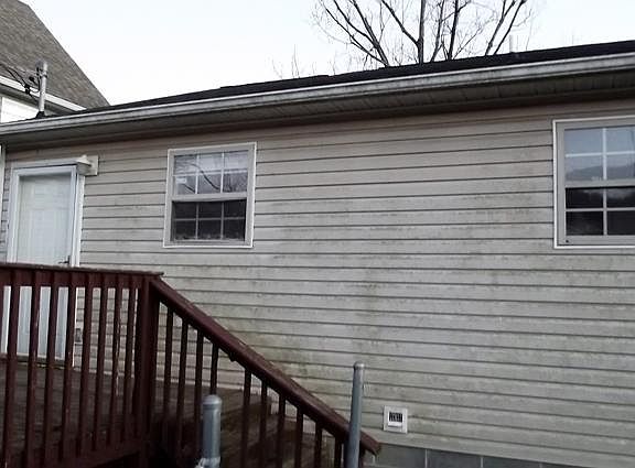 2nd image of 419 NE Atlantic Ave