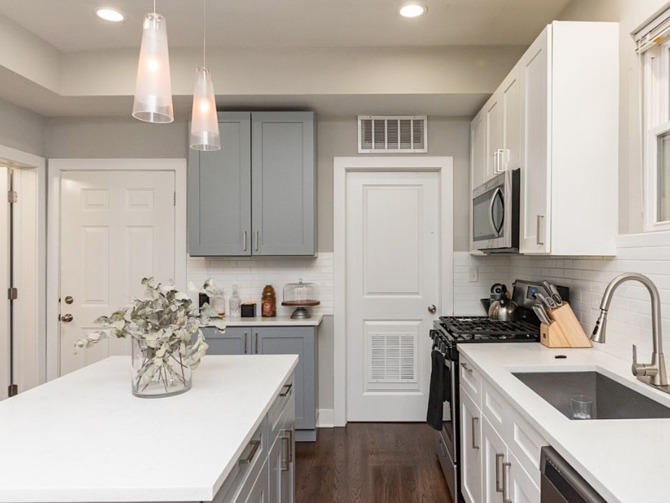 1st image of 3566 W Dickens Ave #2