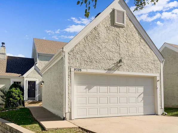 9705 N Locust Dr, Kansas City, MO 64155