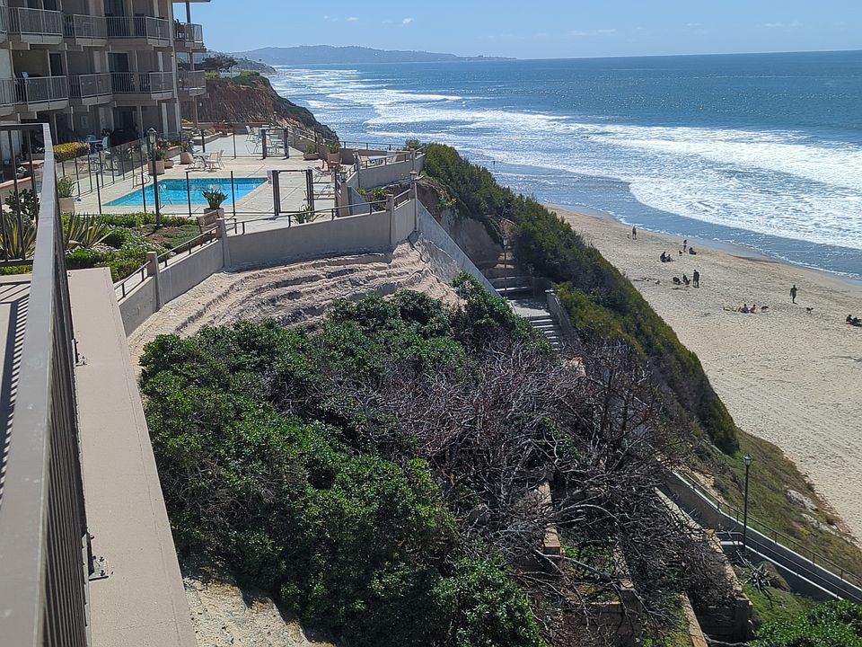 1st image of 804 Ocean Surf Dr