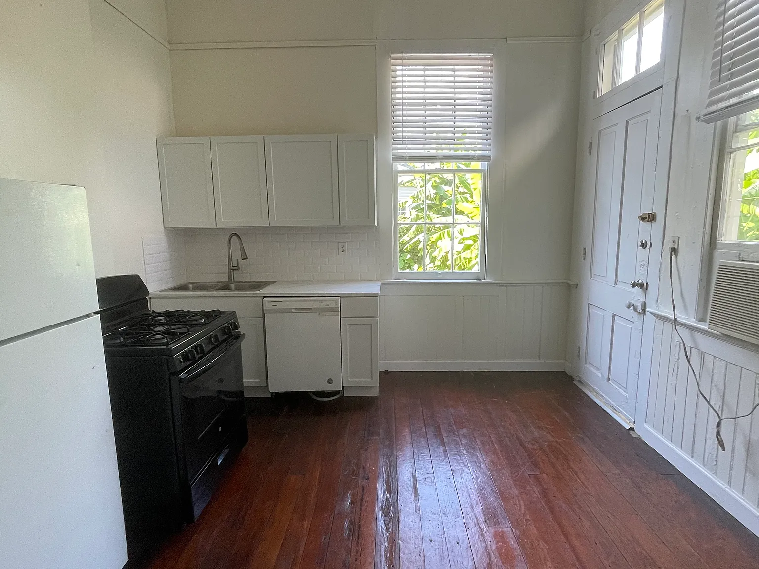 4907 Camp St — Photo 4