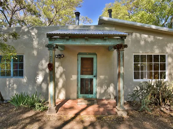 111 Dimas Ln, Taos, NM 87571