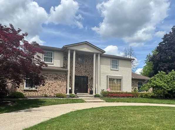 41712 Sutters Ln, Northville, MI 48168