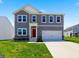 32 Salute Cir, Martinsburg, WV 25405
