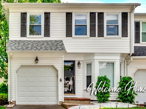 22 Hickory Ct
