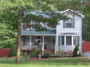 230 Oak Hill Rd, Hawley, PA 18428