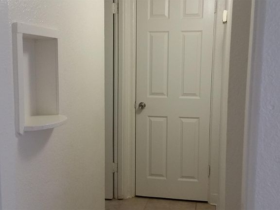 4th image of 568 W Wilson Ave APT B