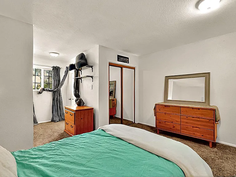 2732 Calle Anna Jean #D — Photo 12
