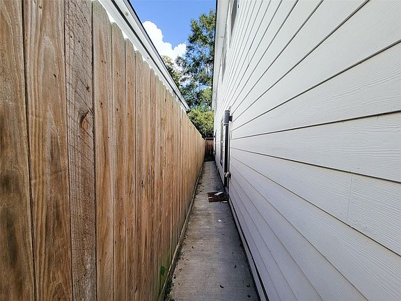 4th image of 7202 Sandle St #A