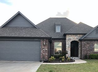 2430 S Narcissus Ct, Broken Arrow, OK 74012