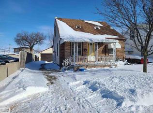 22530 Tuscany Ave, Eastpointe, MI 48021