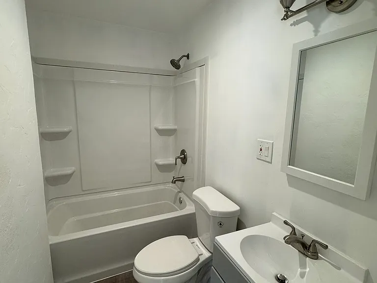 34 Zellers St — Photo 5