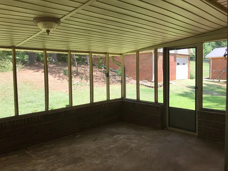 946 Boswell Dr — Photo 15