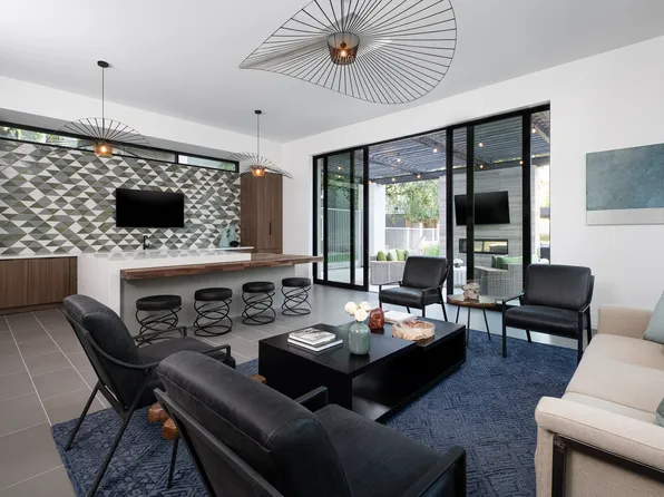 Arrowhead Summit Apartment Homes