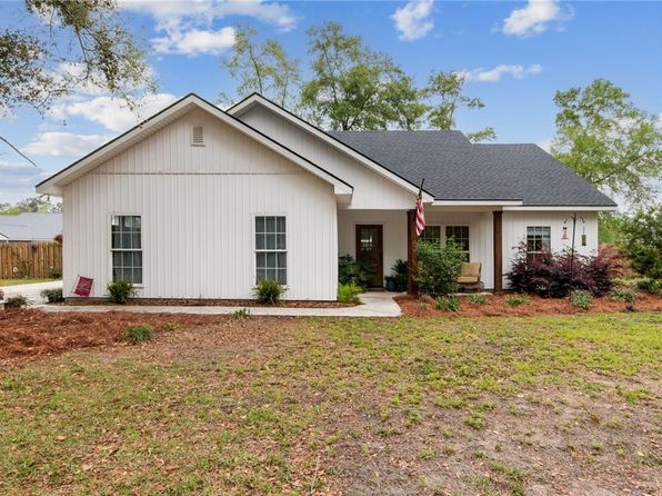 150 McQueen St, Folkston, GA 31537