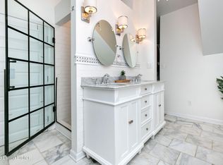 118 Holley Rd, Lyndon, KY 40222