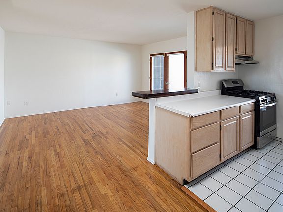 3rd image of 945 Turquoise St APT B