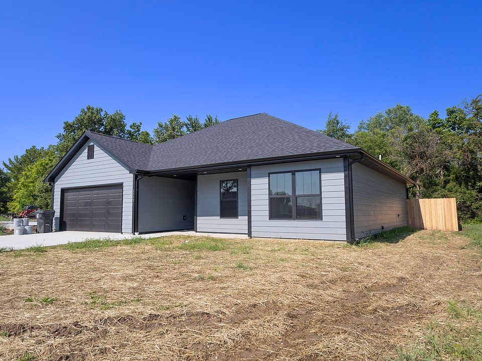 1113 Stonebridge Ln, Moberly, MO 65270 | Zillow