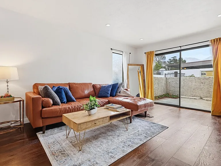 2680 N Lake Ave #8 — Photo 4