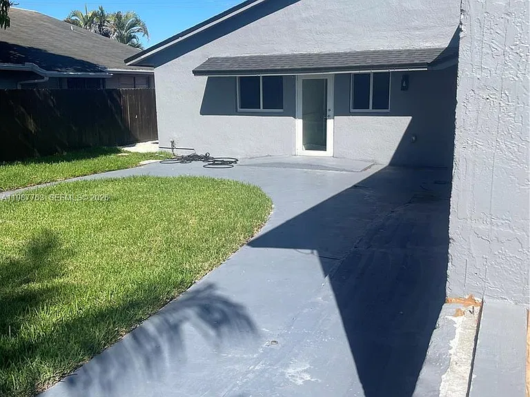 20700 SW 122nd Ave — Photo 17