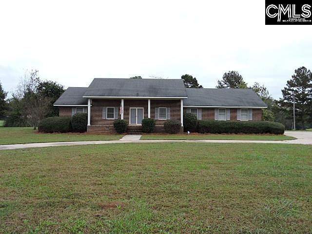 1st image of 900 Fairway Dr