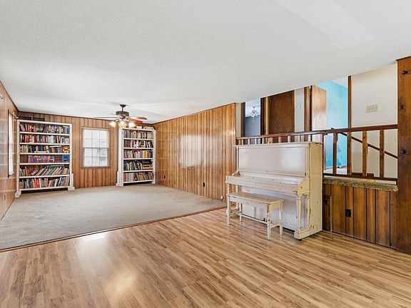 5th image of 109 Tryon St