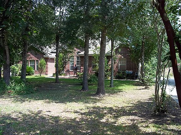 4th image of 19399 Riverwalk Dr