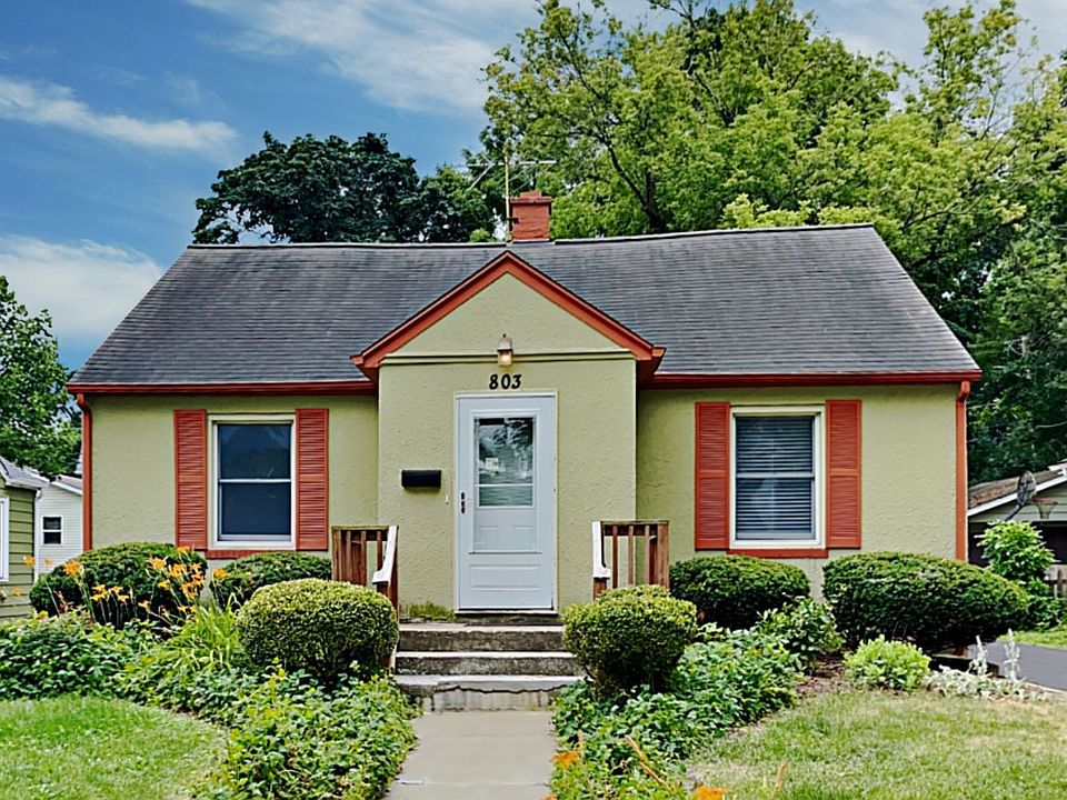 1st image of 803 Curtiss St