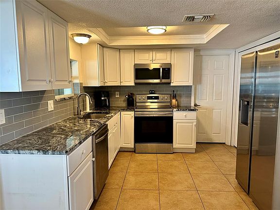 4th image of 3240 BRIAR CLIFF DRIVE