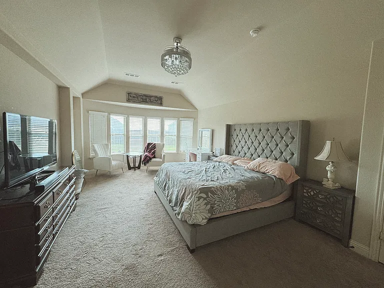 1507 Eminence Ln — Photo 4