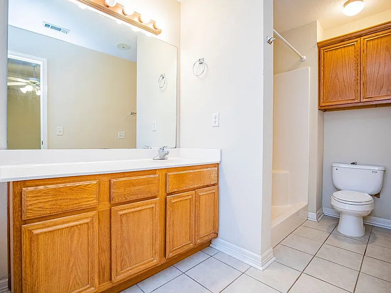 908 SW Cheyenne Dr — Photo 16