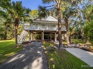 43 64th St, Yankeetown, FL 34498