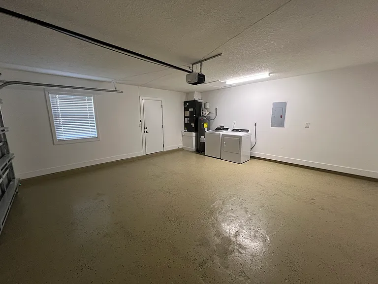 725 Jupiter Blvd NW — Photo 8