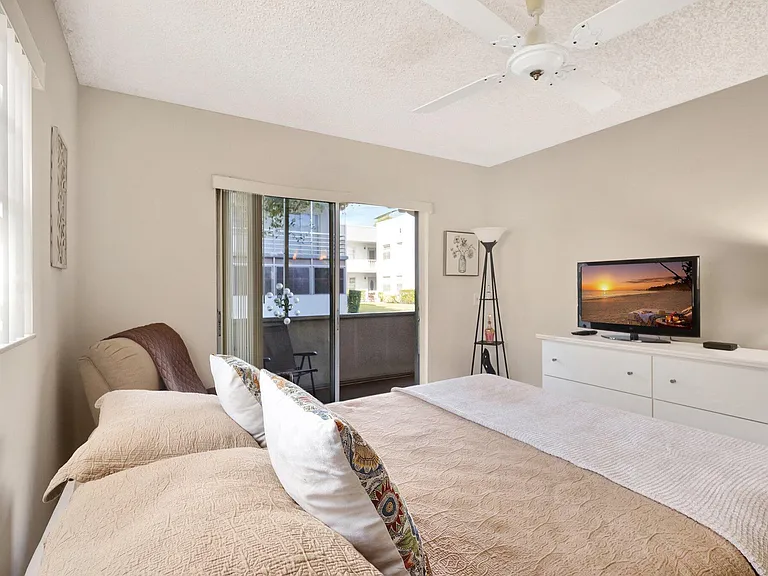 825 E Normandy Trl #R — Photo 19