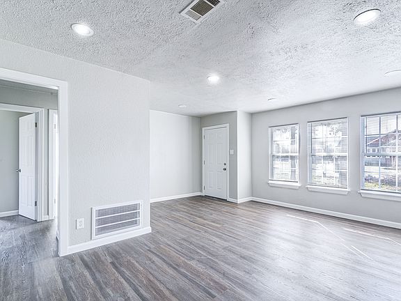 2nd image of 1906 Bogatto St
