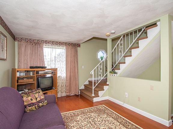 3rd image of 358 Farrwood Dr #358