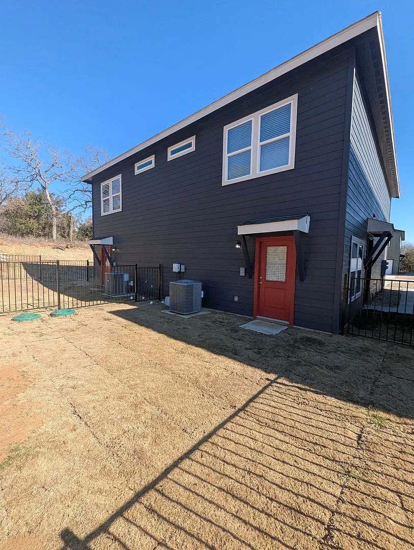 Building Photo - 3501 E Renfro St #107