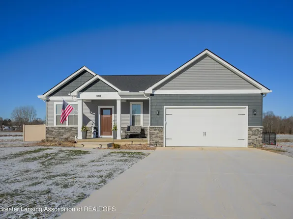 2860 Black Oak St, Webberville, MI 48892