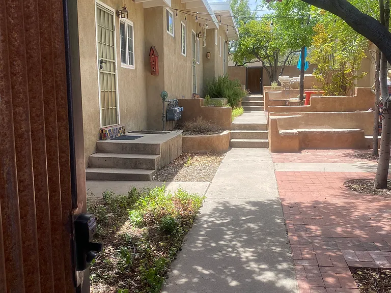 1213 Girard Blvd SE #A — Photo 28