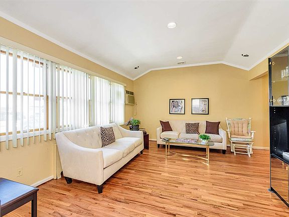 5th image of 2193 Jacqueline Ave