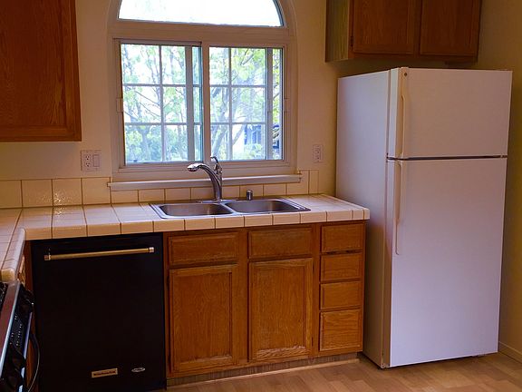 4th image of 358 Michelle Ln